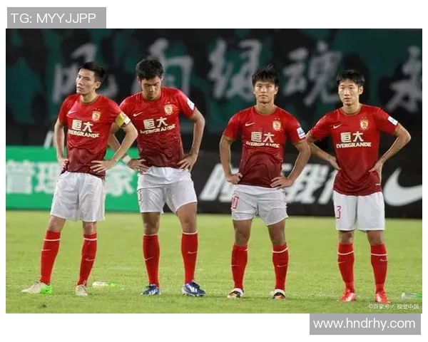 广州足球队的节奏变革引发热议球迷期待新风貌与战术创新